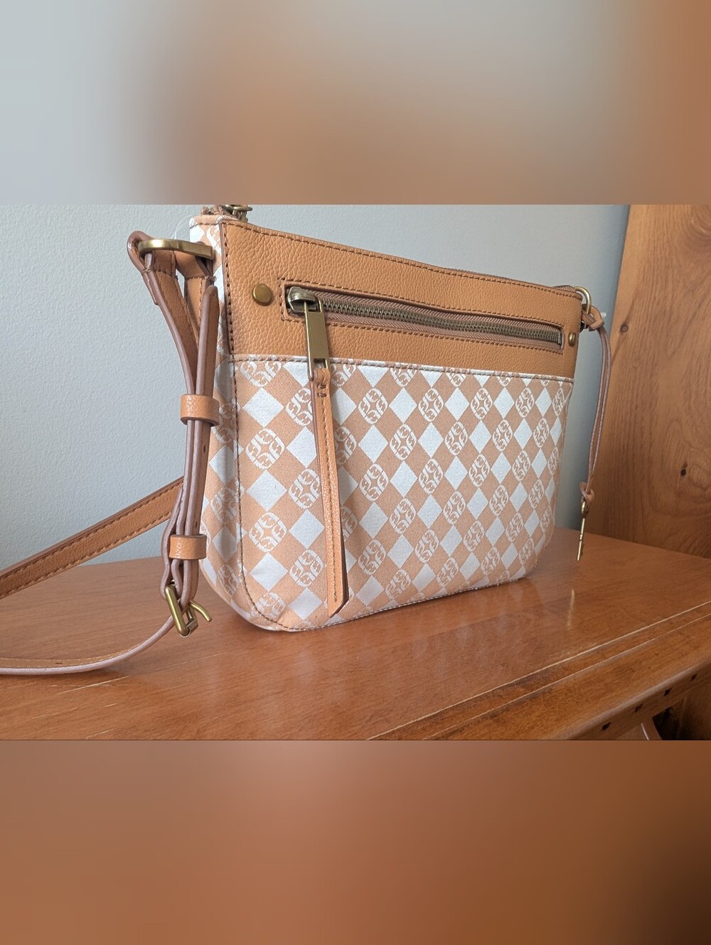 Fossil Women's Tan & White Patterned Crossbody Bag - Picture 2 of 9